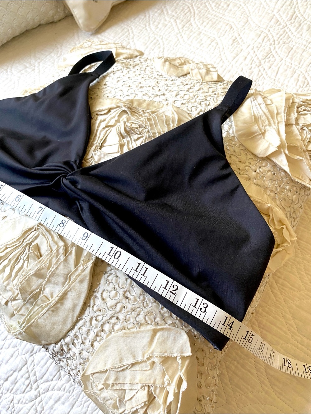 Gymshark Black Twist Front Elevate Sports Bra Bralette Size M-L - Picture 7 of 12